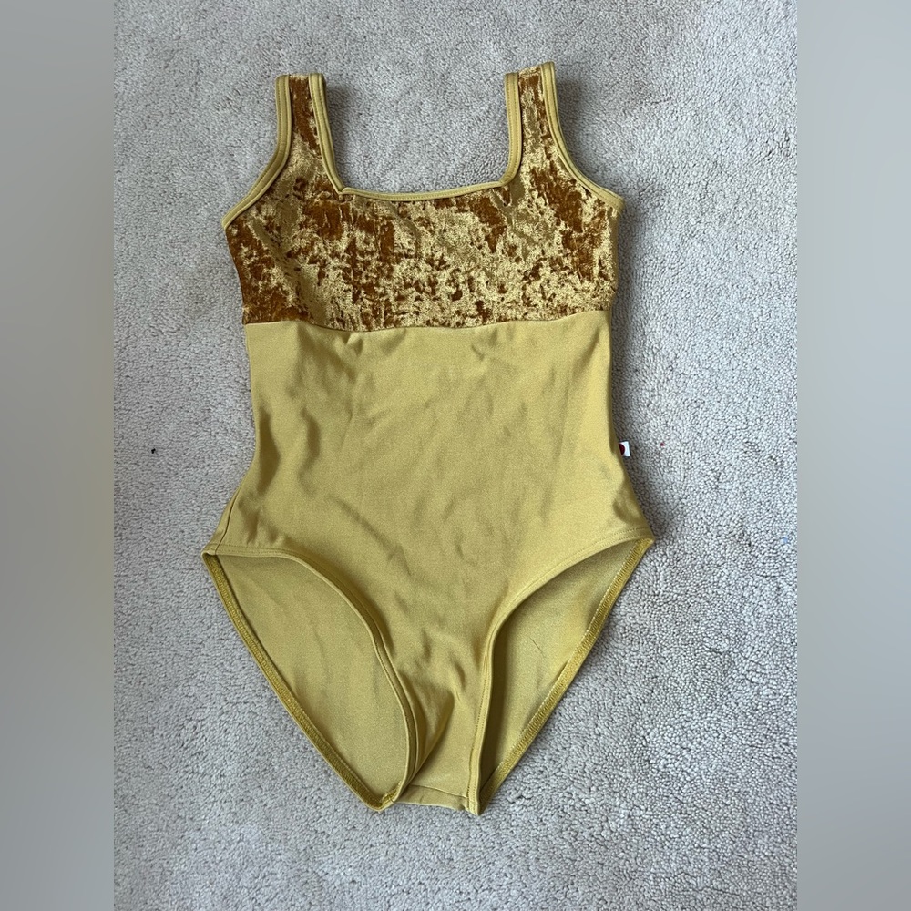 Yumiko Leotard